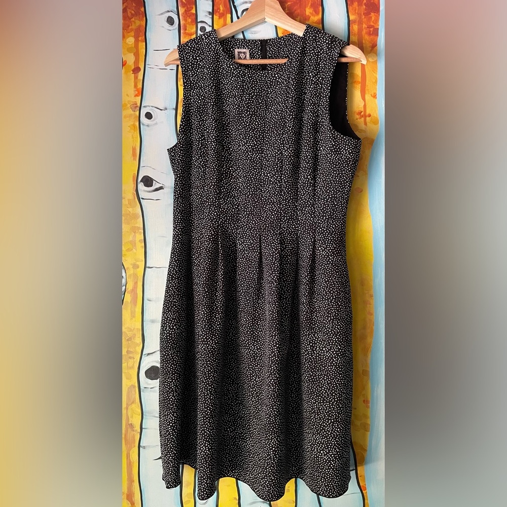Size 12 Anne Klein midi polka dot dress with pockets.